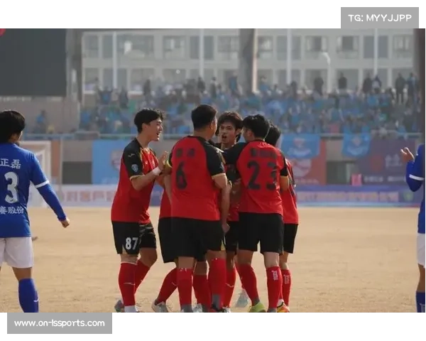 金华“金超”揭幕战:浦江队3-2绝杀兰溪队,郑泽龙任意球定乾坤 金华“金超”揭幕战:浦江队3-2绝杀兰溪队,郑泽龙任意球定乾坤